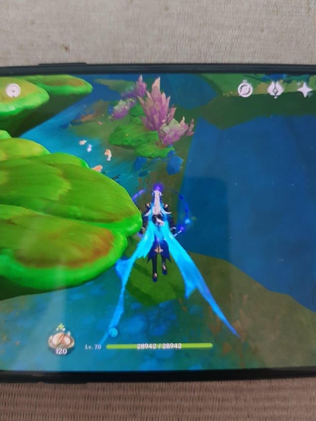 Neuvillette positioned perpendicular to enemy formation in Spiral Abyss for maximum beam coverage