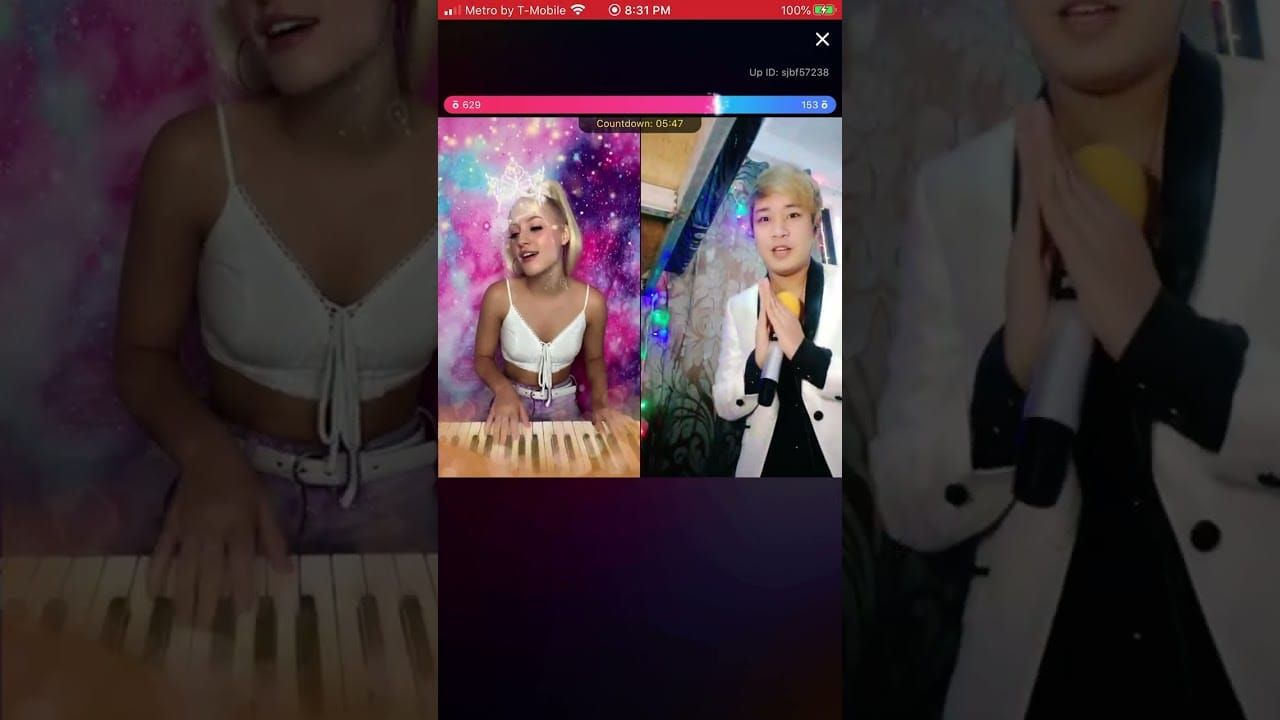 Интерфейс Uplive PK с подарками и чатом