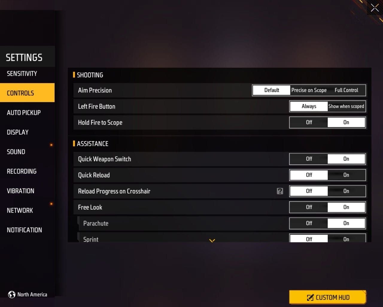 Таблица настроек чувствительности профессионального игрока Free Fire, показывающая рекомендуемые значения для различных прицелов