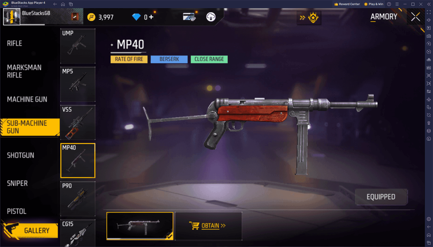 Free Fire weapon loadout featuring a SCAR assault rifle and an MP40 submachine gun