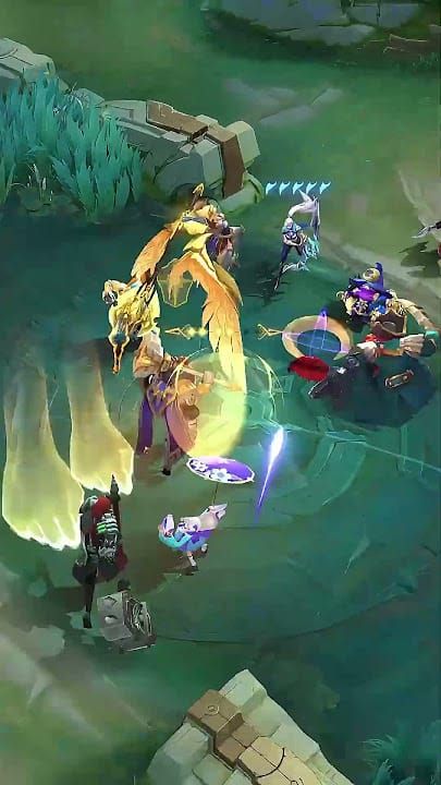 Превращение ультимейта Фрейи в Mobile Legends, демонстрирующее слияние оружия и активацию формы Валькирии