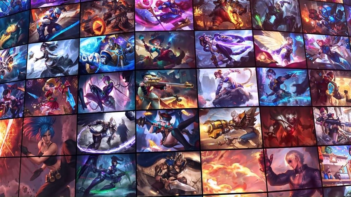 Скриншот профиля игрока Mobile Legends Bang Bang со списком имеющихся обликов и героев