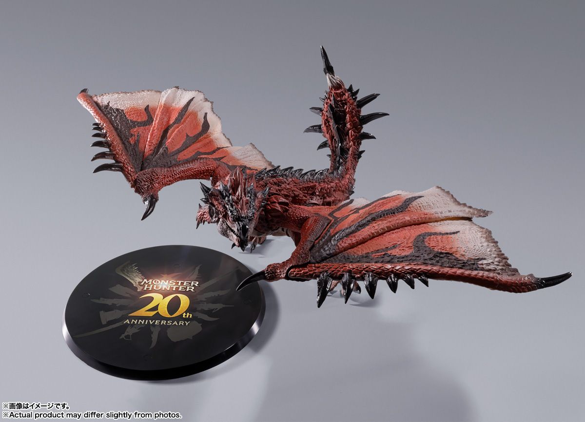 Памятная модель к 20-летию Monster Hunter "S.H.MonsterArts Fire Dragon/Thunder Wolf Dragon" доступна для заказа уже сегодня.